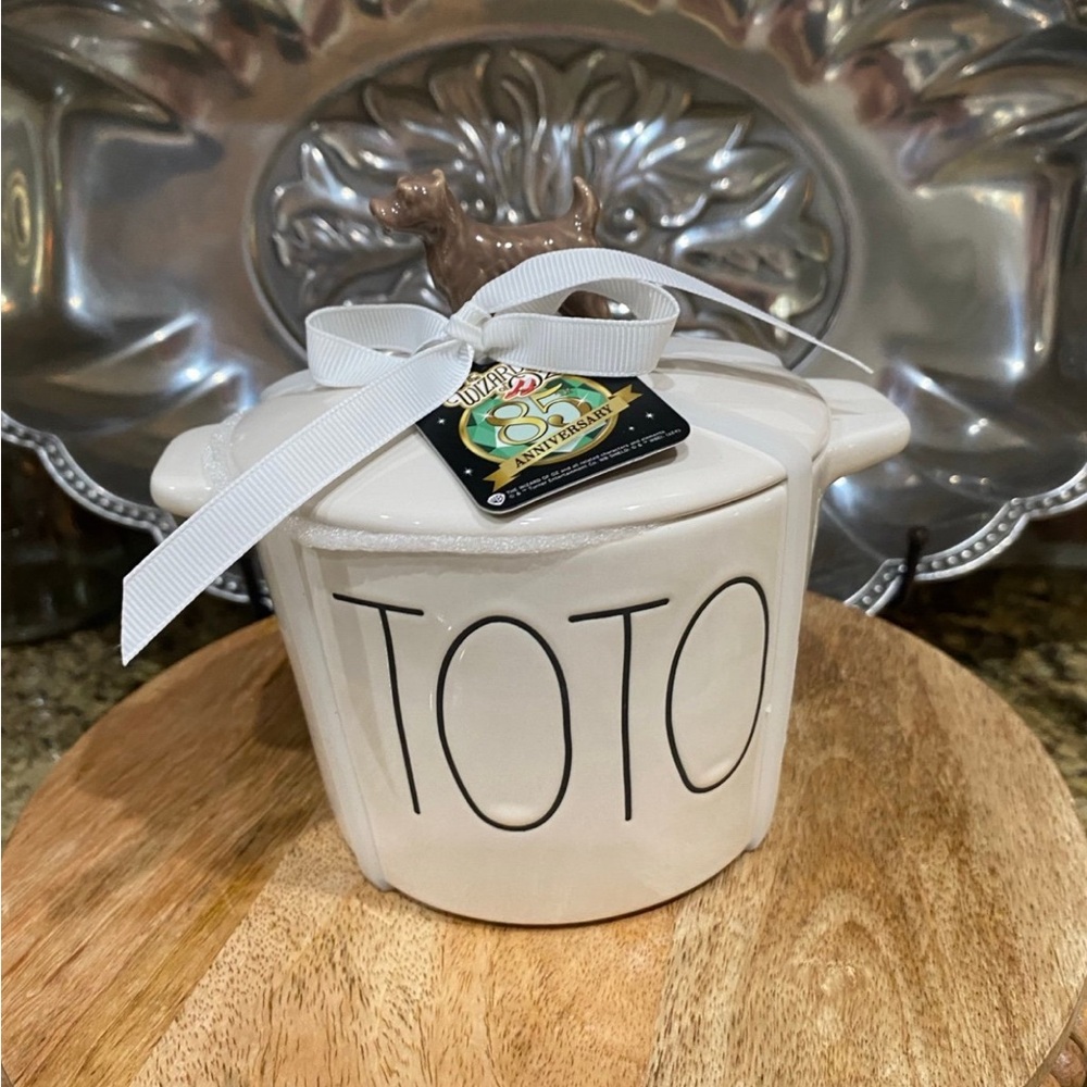 Rae Dunn Wizard of Oz TOTO figural covered ramekin/mini casserole- Brand new